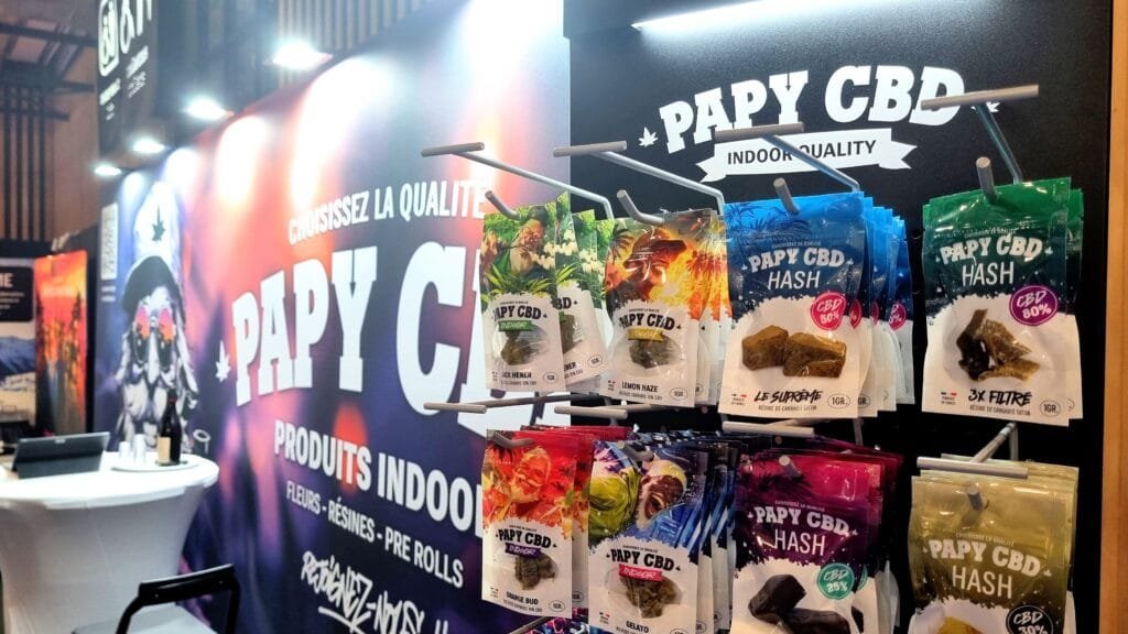 Stand Papy CBD avec ses produits CBD et ses présentoirs pour les buralistes