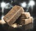 Blocs de résine CBD 3x filtré posées sur le sol