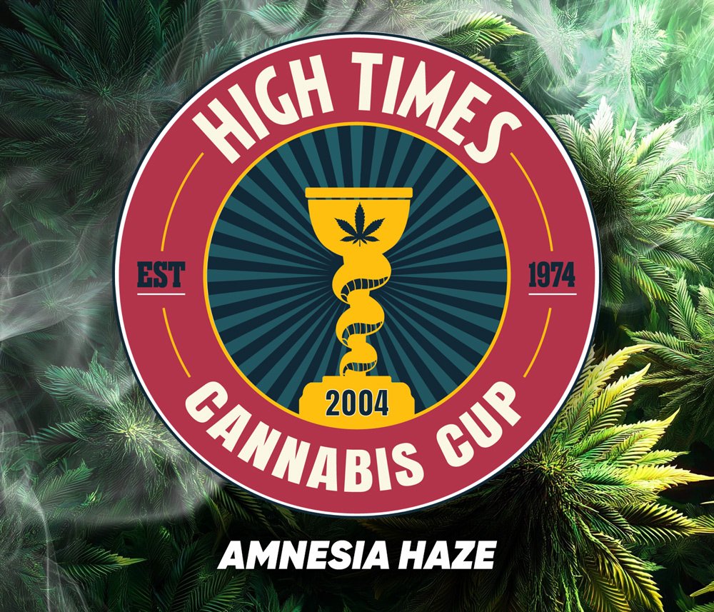 HIGH TIMES Cannabis cup logo avec des plants de cannabis en background