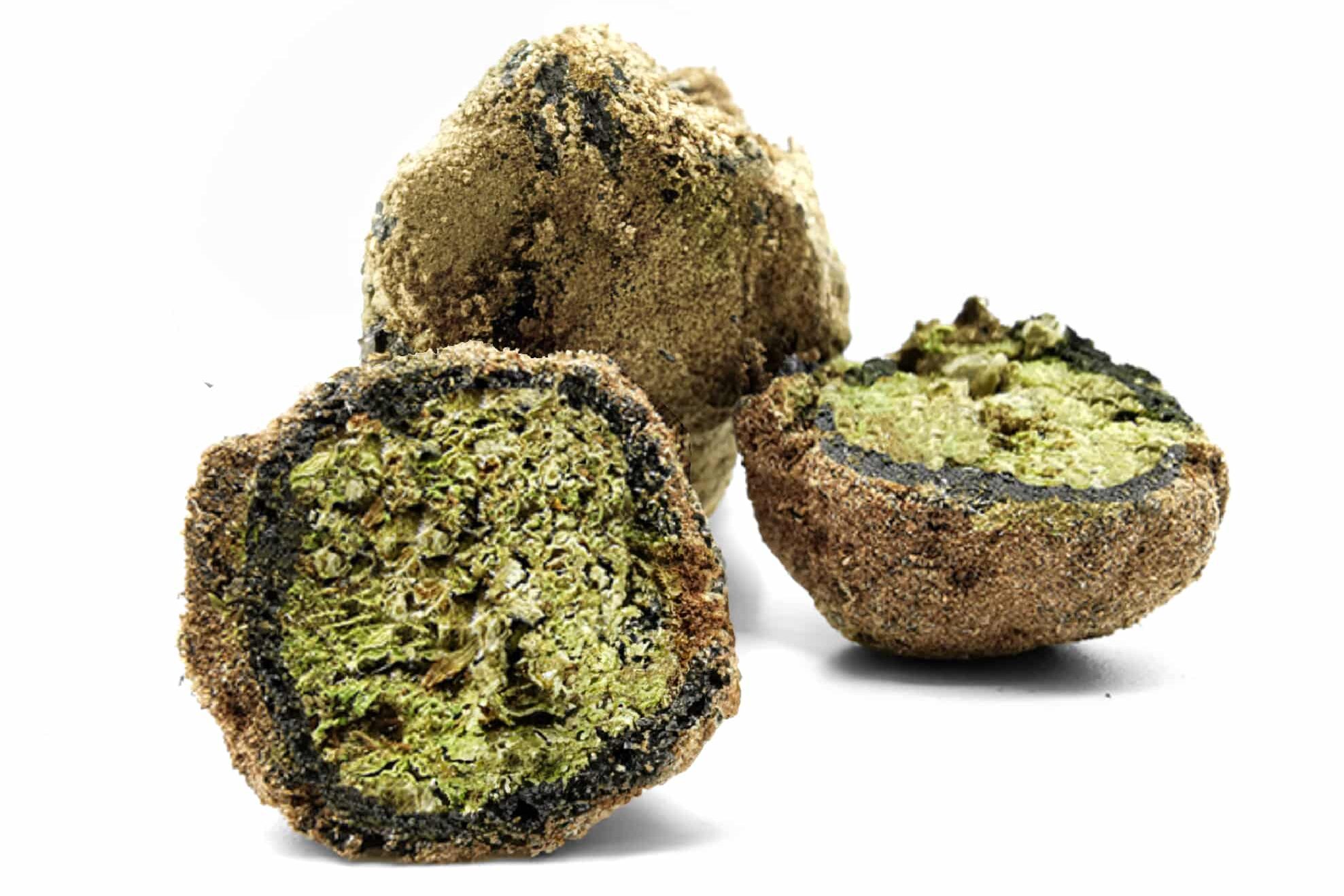 Moon rock CBD ouvert avec la fleur et la résine apparente